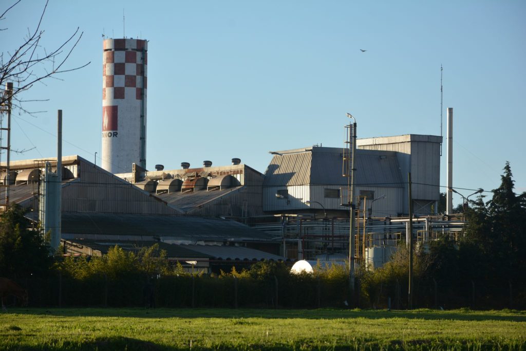 Condenaron a Atanor a pagar $150 millones por contaminación de aire, suelo y agua del río Paraná