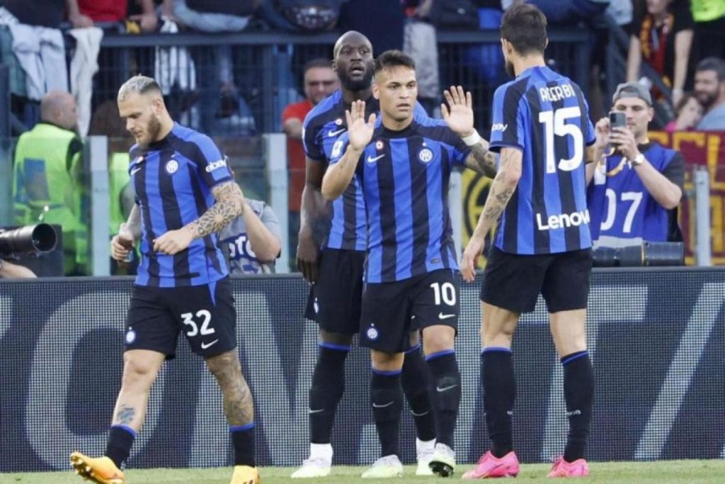 Inter le ganó a Roma y quedó a un punto del segundo puesto