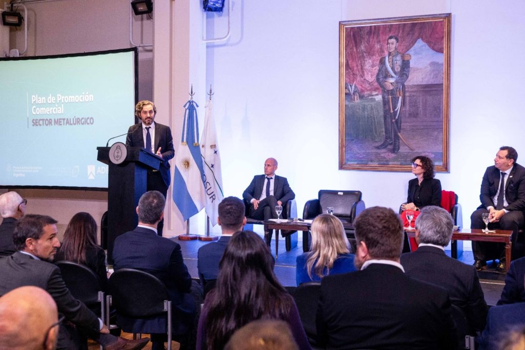 Cafiero presentó el Plan de Promoción Comercial 2023 para el sector metalúrgico
