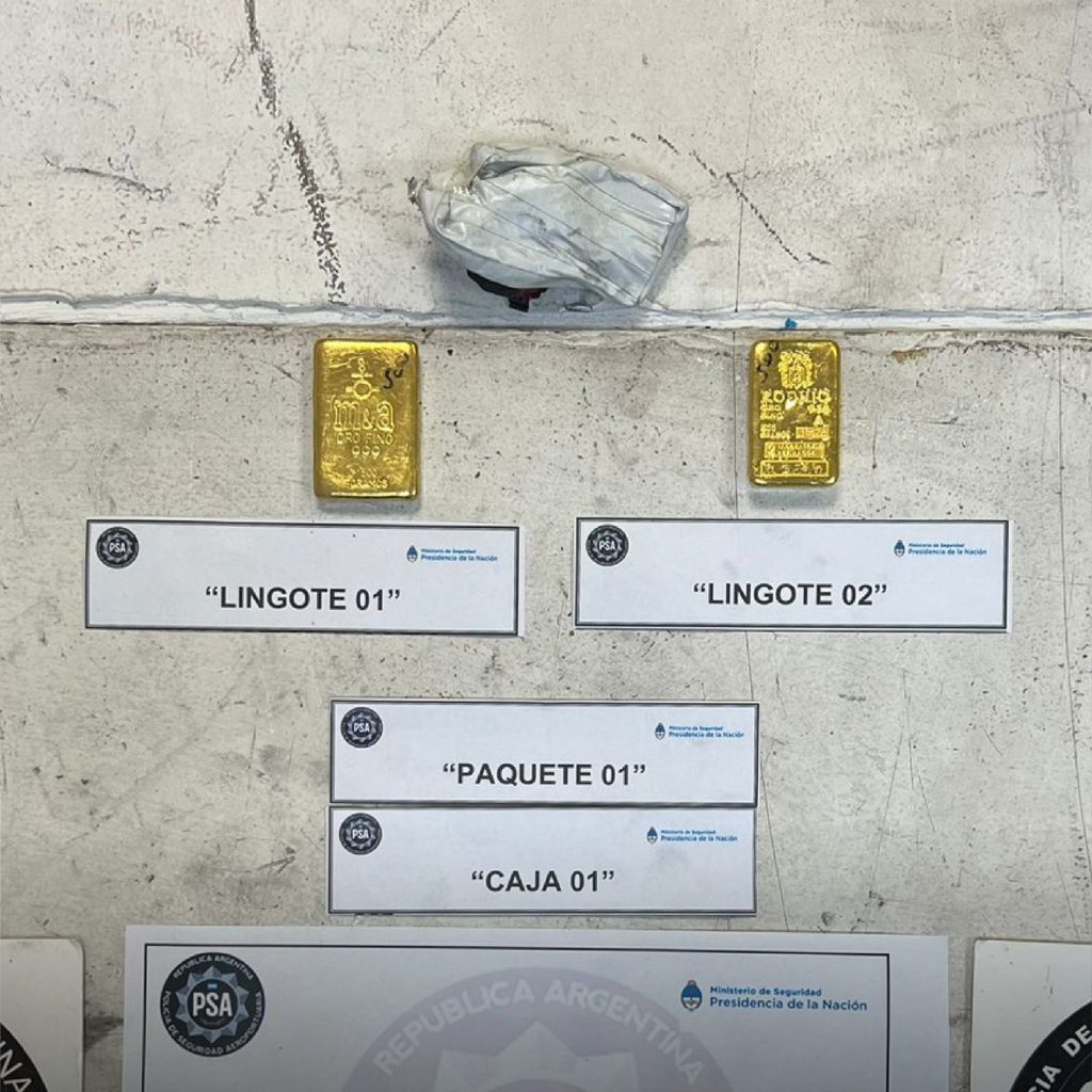 Detenidos por querer transportar lingotes de oro en paquetes de yerba