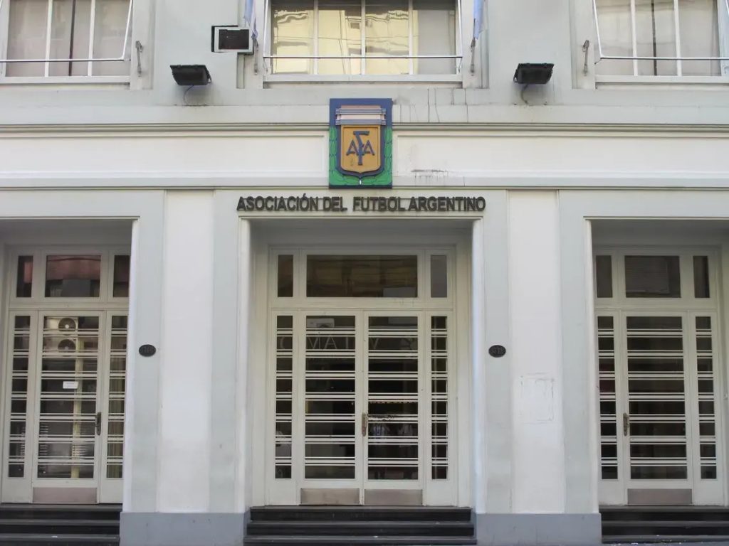Se dejó sin efecto los artículos del DNU que autorizaban las sociedades anónimas deportivas y el gobierno apelará