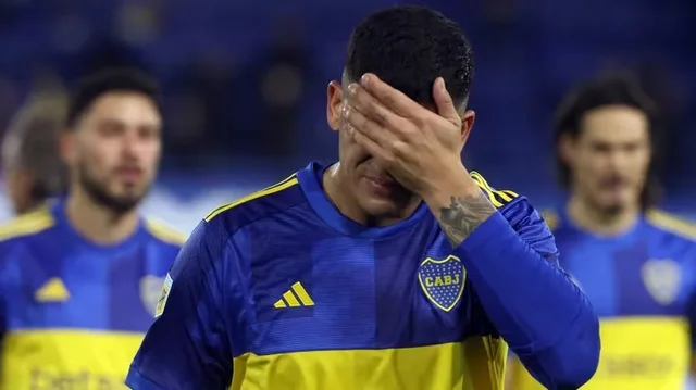 Alerta en Boca: Marcos Rojo se lesionó en la entrada en calor