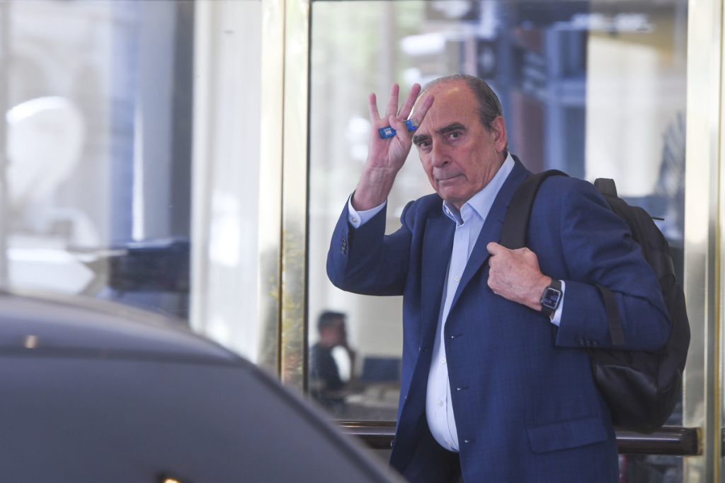 El ministro de interior se reúne con Villarruel y Menem para ordenar la estrategia legislativa y acelerar la Ley Ómnibus
