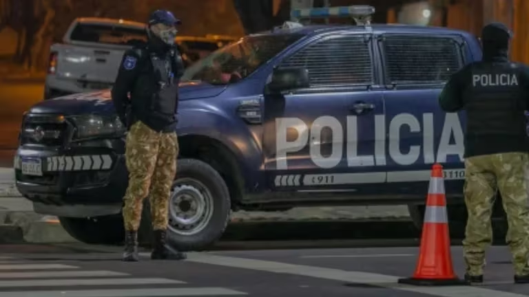Mendoza: un hombre de 75 años mató a tiros a su exesposa, hirió a su excuñado y se suicidó