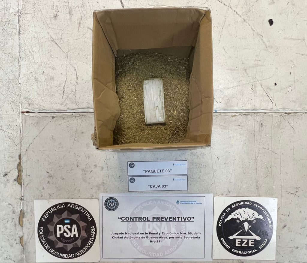 Detenidos por querer transportar lingotes de oro en paquetes de yerba