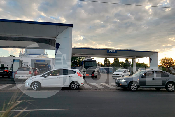 Últimas horas para cargar combustible antes del nuevo aumento