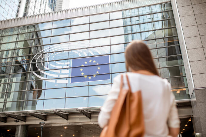 UE