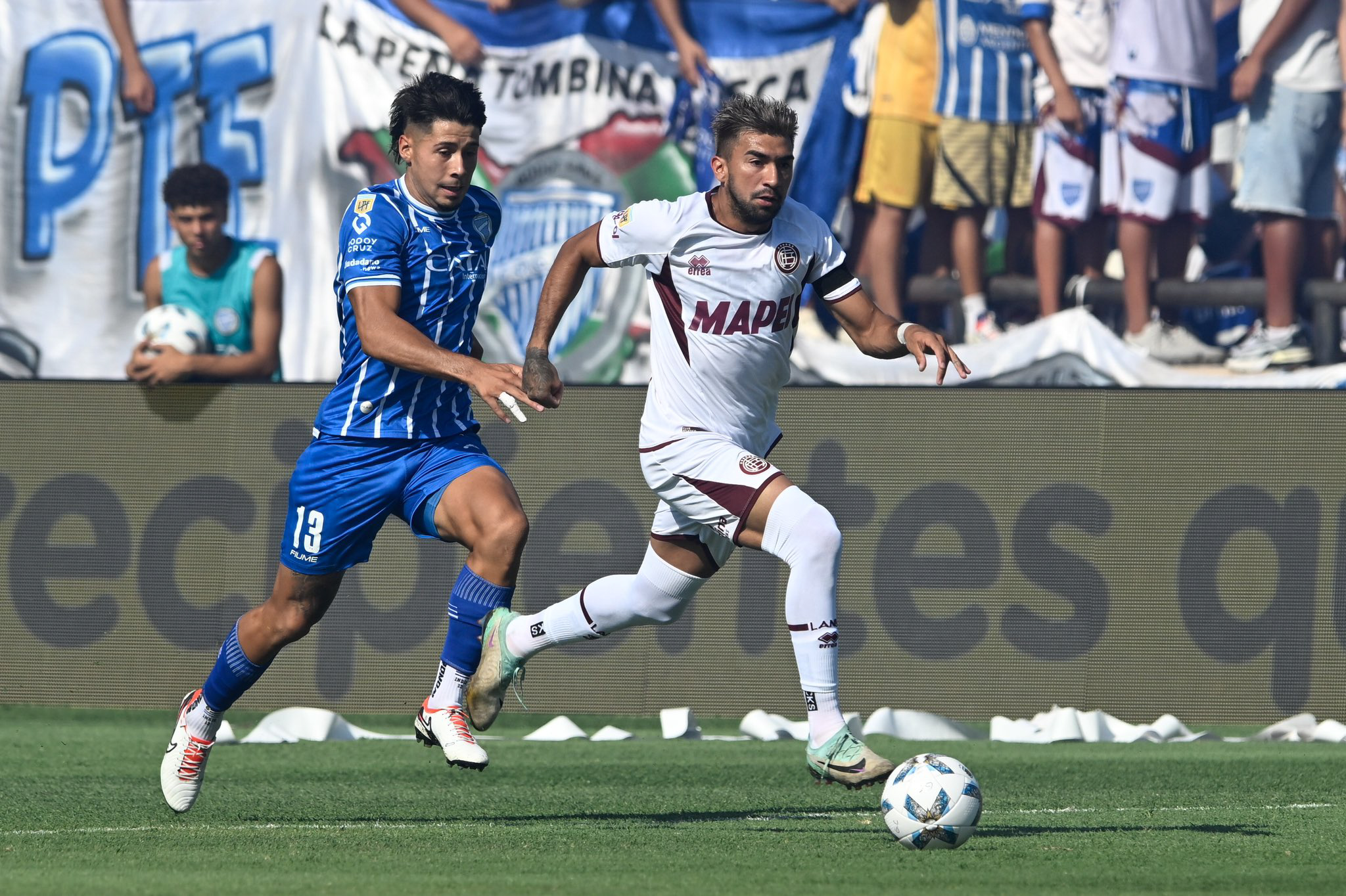Godoy Cruz venció a Lanús y se subió a lo más alto de su zona