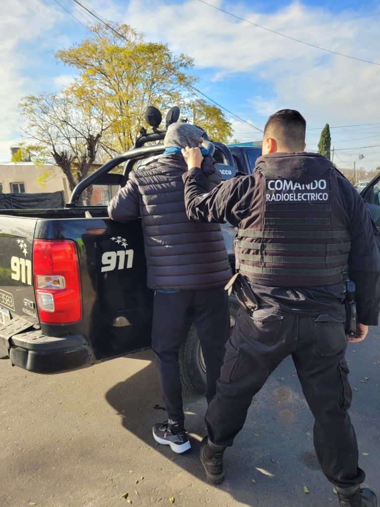 Villa Constitución: detenido por exigir comida amenazando con un arma blanca