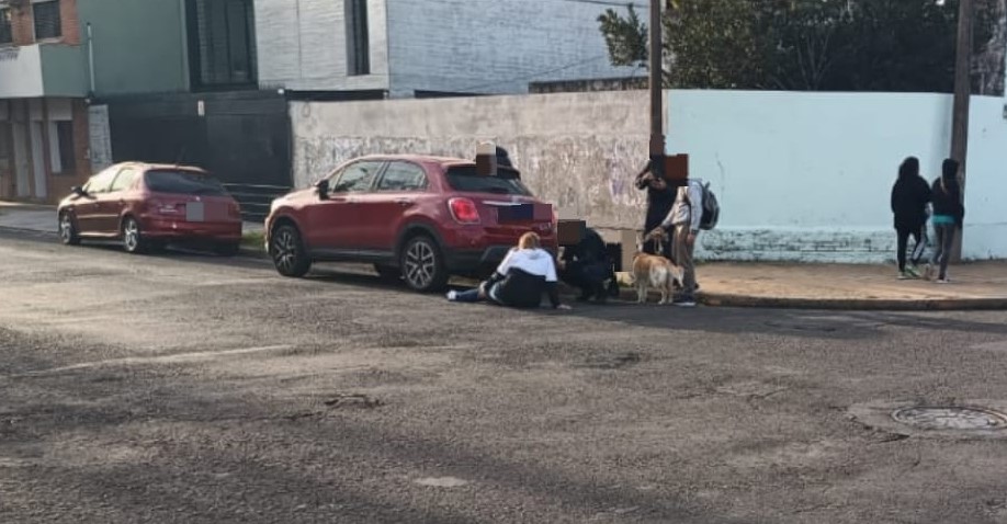 Accidente de tránsito en Lamadrid y Belgrano: una mujer de 59 años fue embestida por un auto
