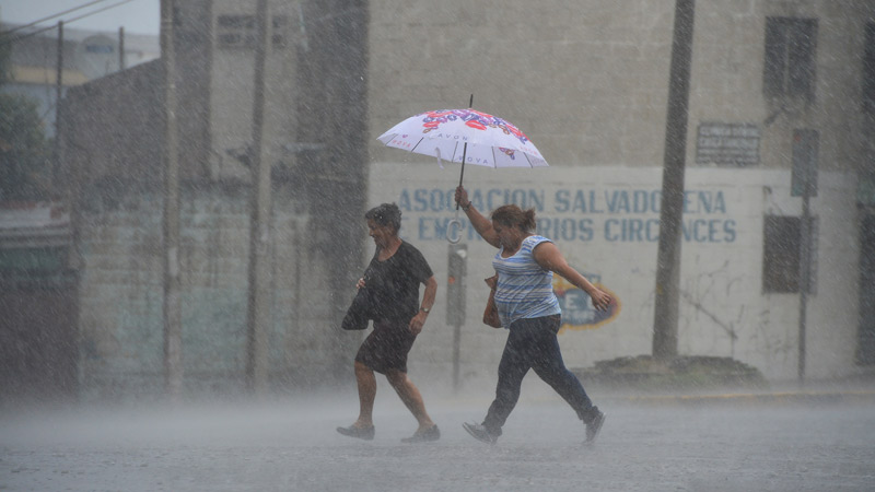 El Salvador: al menos 11 muertos y cerca de 900 evacuados por fuertes lluvias
