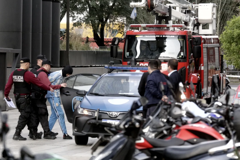 Audiencia clave para el influencer polaco que trepó el edificio de Puerto Madero