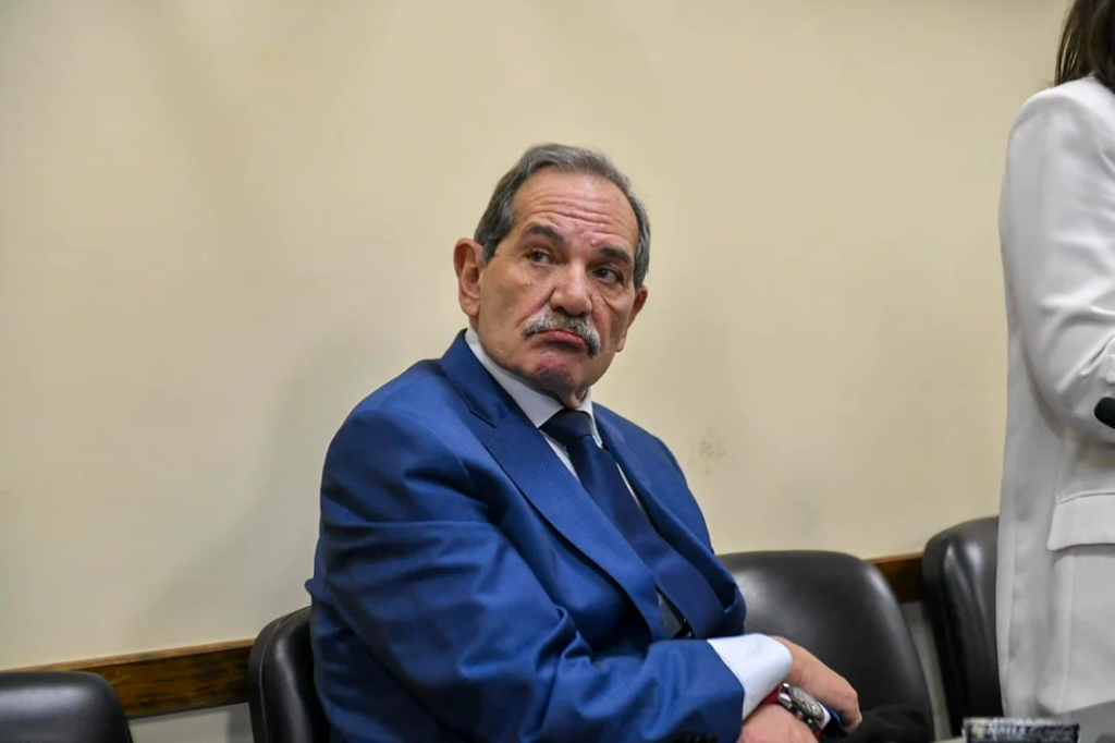 Condenaron a Alperovich 16 años de prisión por abuso sexual y quedó detenido