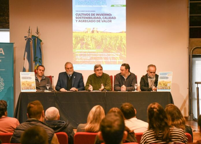 El ministro Javier Rodríguez presentó un nuevo número de la Revista MDA