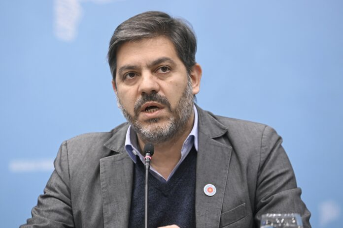 Provincia duplicó el monto de asignaciones sociales y comprará libros para repartir en bibliotecas