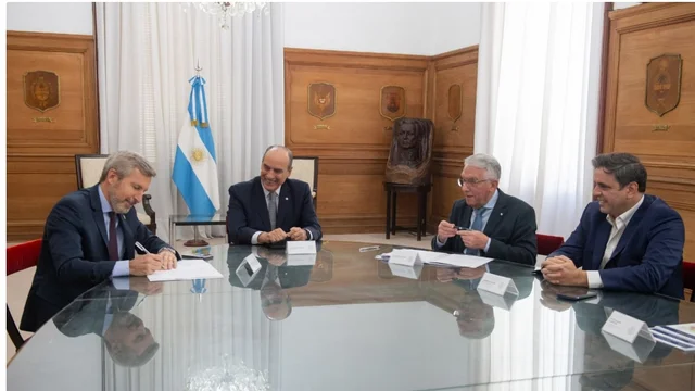 El Gobierno firmó convenios para el traspaso de obras públicas con Entre Ríos, Jujuy y Chaco