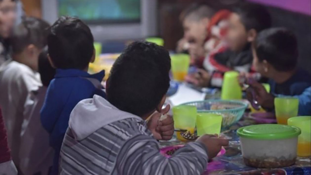Comedores, ollas populares y merenderos de La Plata: creció un 78% la asistencia de menores de 17 años