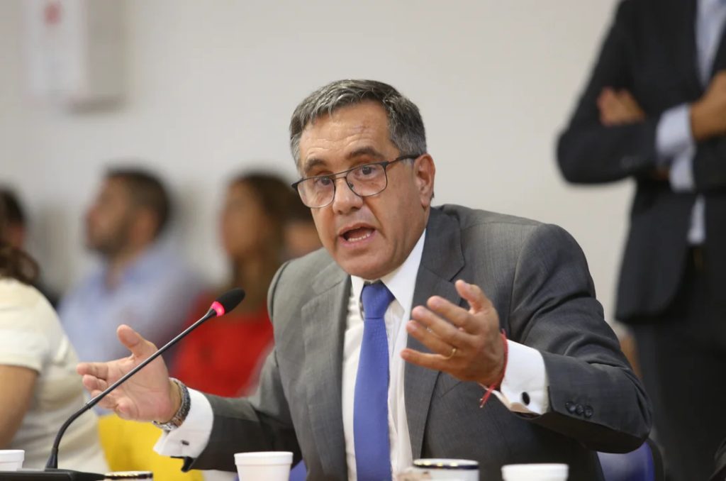 La restitución del Fondo de Incentivo Docente tendrá un impacto fiscal de más de un billón de pesos anuales