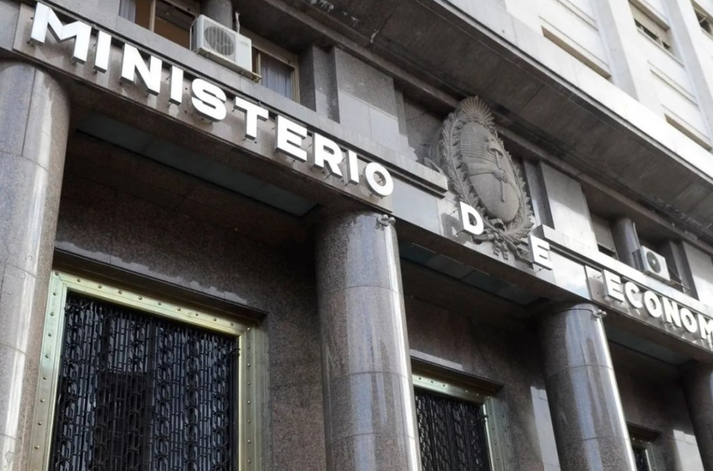 El Gobierno consiguió financiamiento neto por $2,7 billones y lo usará para cancelar deuda