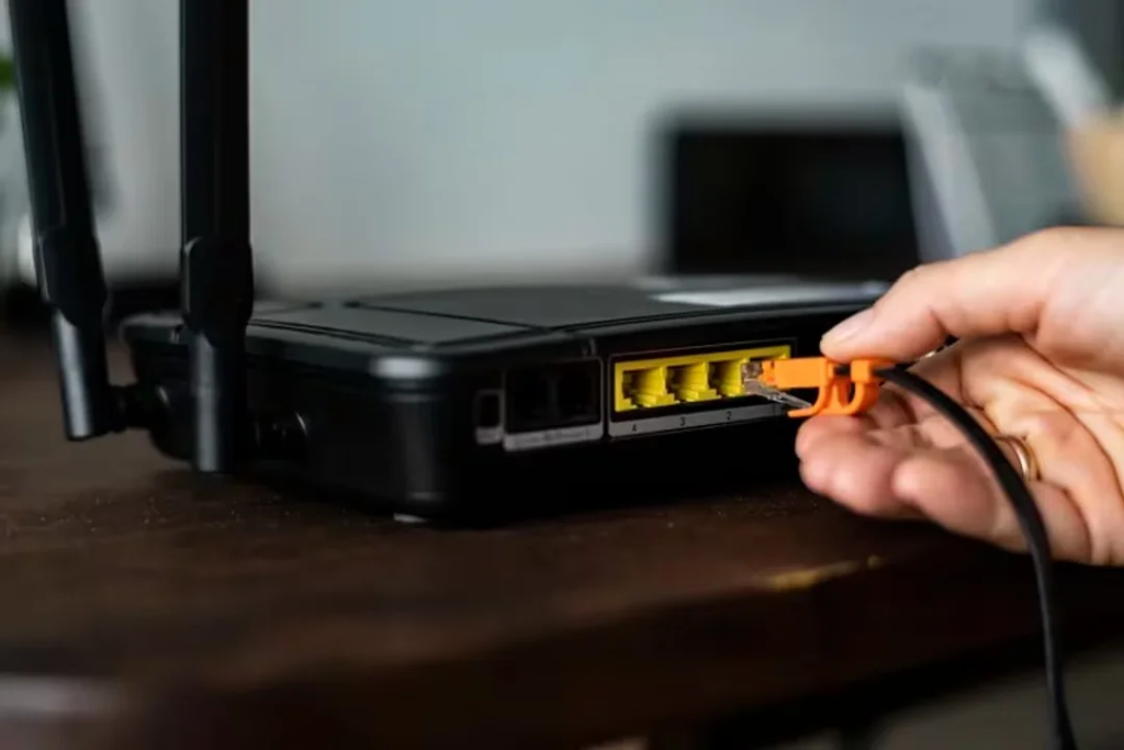 Por la crisis, el 70% de los hogares argentinos redujeron sus servicios de internet y TV