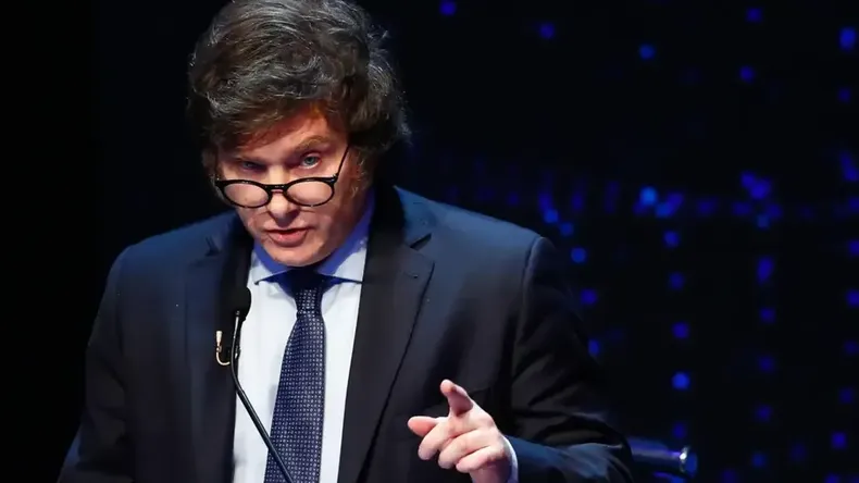 Javier Milei apuntó contra la oposición y dijo que renunciará a su jubilación de privilegio 