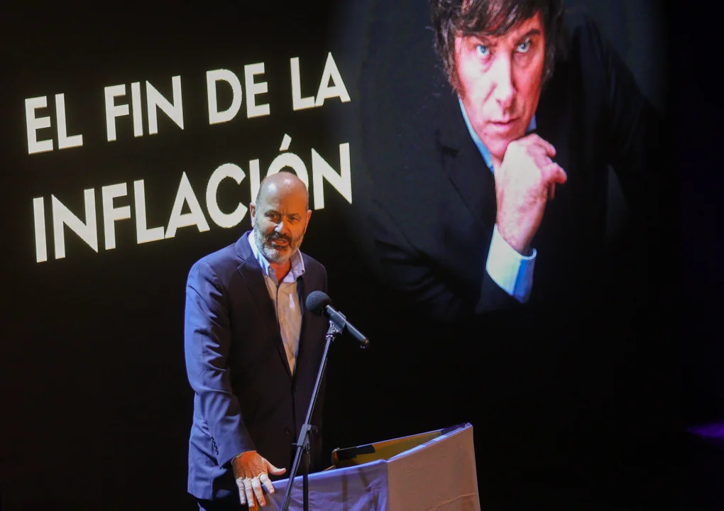 Sturzenegger: “Han sido seis meses sorprendentes por el giro copernicano que el Gobierno ha logrado darle al debate público”