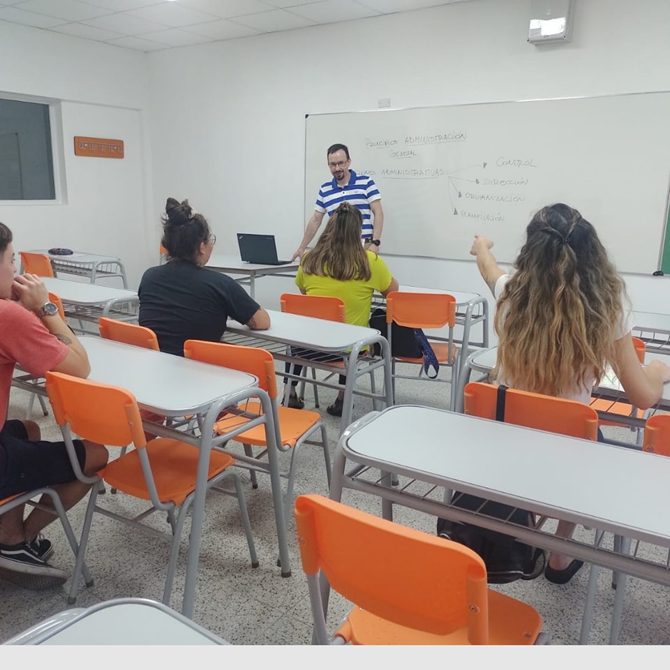 Ramallo: alumnos del Instituto N°236 piden una beca para continuar con sus estudios