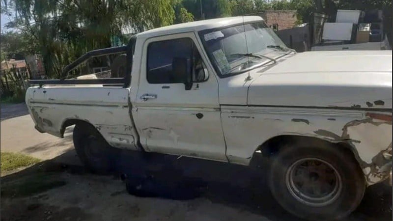 Apareció en San Nicolás la camioneta robada en Rosario a una pareja que está a punto de tener un bebé