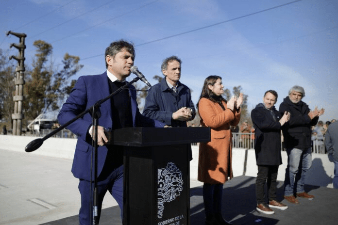 Kicillof inauguró un nuevo puente que conecta Moreno e Ituzaingó