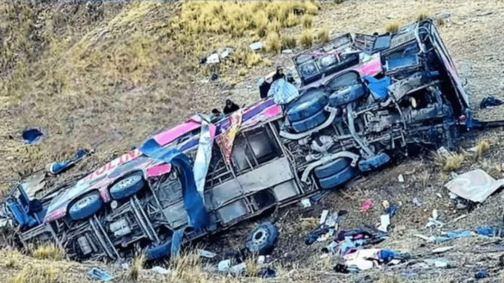Perú: un accidente en la zona Andina dejó al menos 25 muertos y 17 heridos