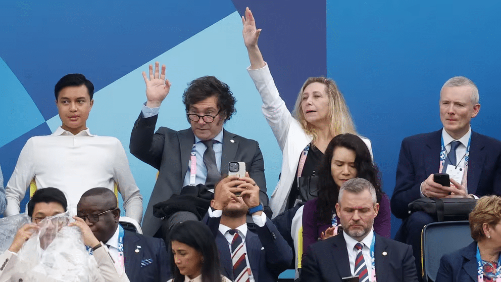 Milei presente a la ceremonia de apertura de los Juegos Olímpicos a orillas del Sena