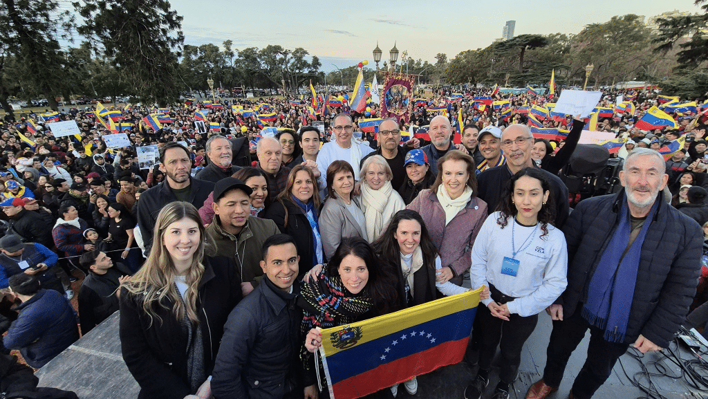 La embajadora de Venezuela denunció a Patricia Bullrich y la acusó de "asediar" la sede diplomática