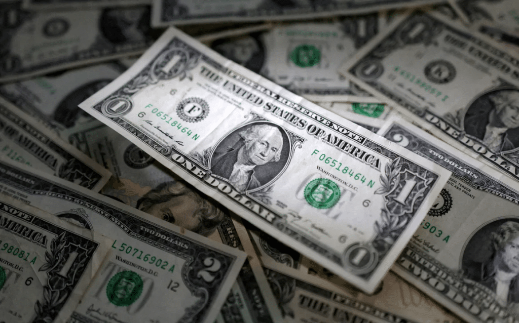 El dólar blue cayó $20 y los financieros perforaron los $1.300 tras la mayor venta del BCRA en el mes