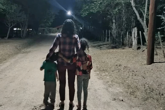 Córdoba: ordenan la detención de la madre que desapareció con sus hijos