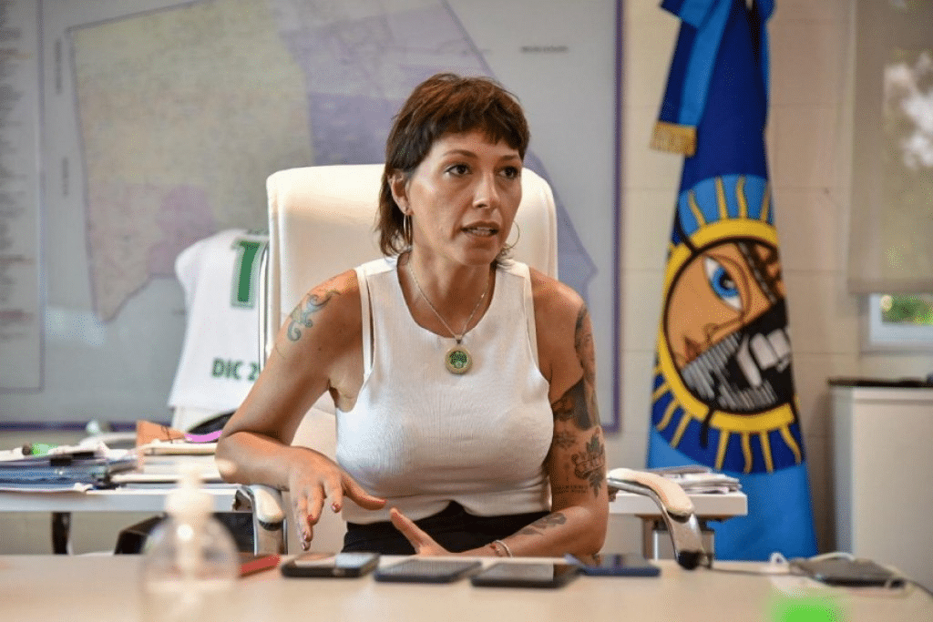 Mayra Mendoza consideró "preocupante y penoso" no instalar la planta de GNL en Buenos Aires