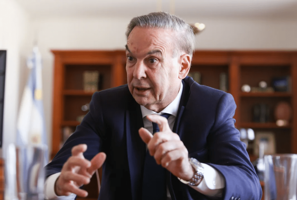 Pichetto respaldó el Pacto de Mayo, pero aseguró que “no alcanza” con la firma de un papel y pidió "acciones concretas"