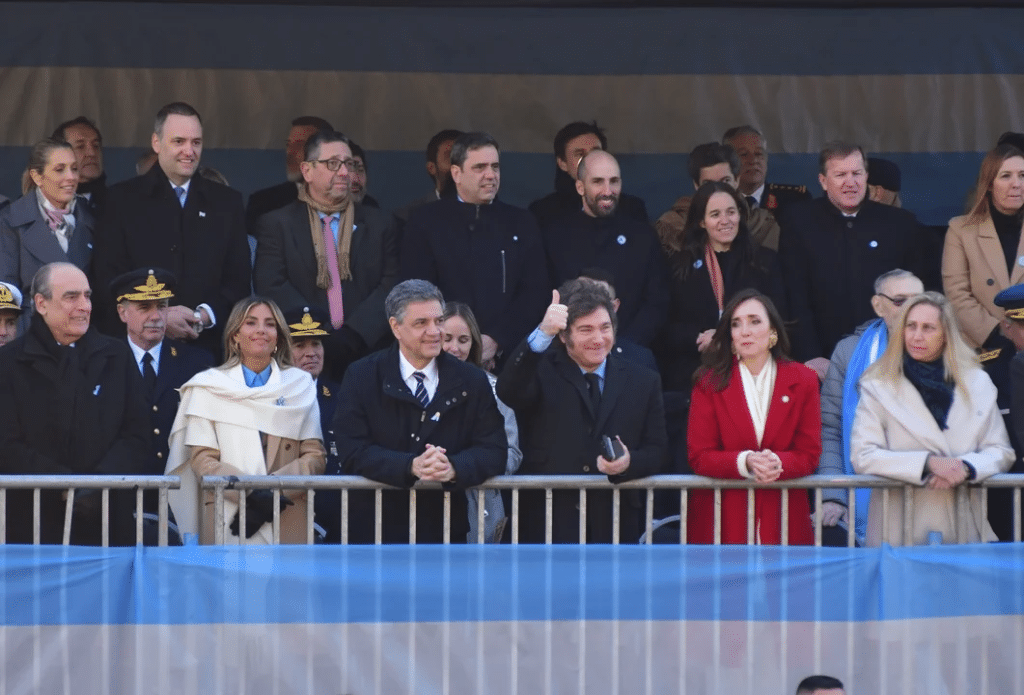 Jorge Macri se mostró junto a Milei en el desfile militar por el Día de la Independencia