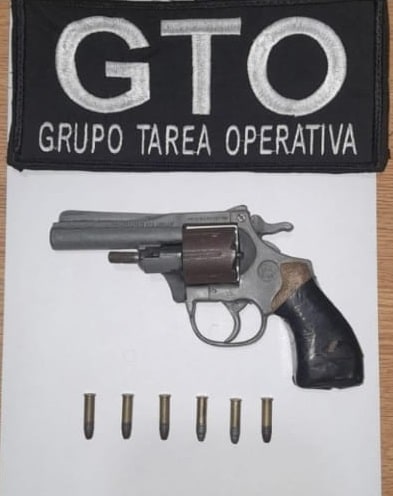 Aprehendieron a un hombre que poseía un arma de fuego en su vivienda de B° San Francisco