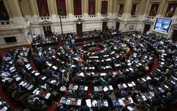 Oficializaron convocatoria a una sesión de Diputados para derogar el decreto sobre SIDE