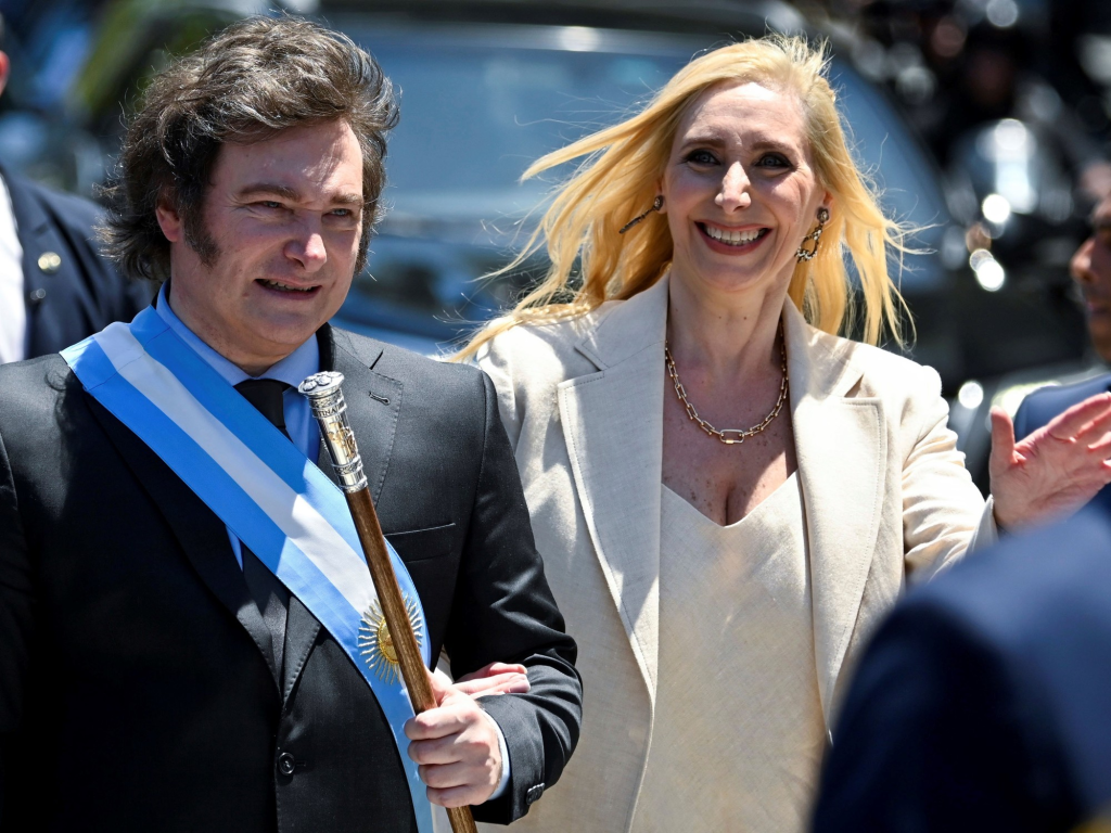 Desde el “entorno” de Milei cruzaron a Macri y resaltaron la figura de Karina