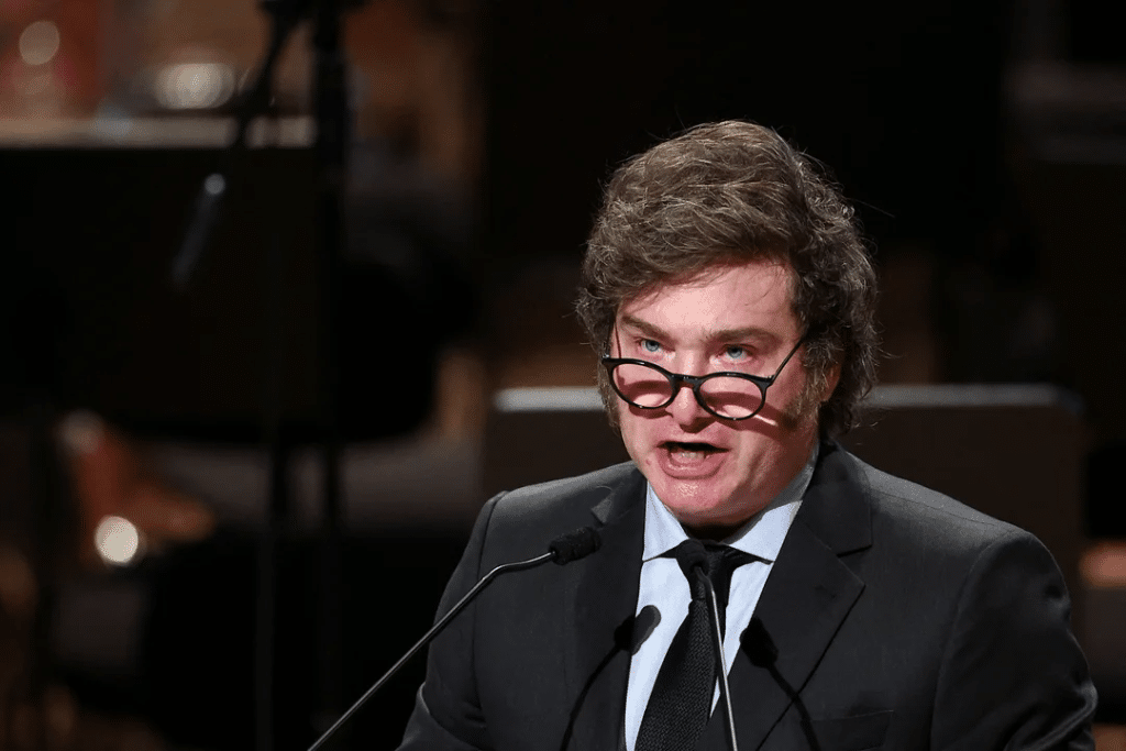 "No son más senadores, ahora son cenadores y nos están comiendo vivos", el reposteo de Milei en sus redes
