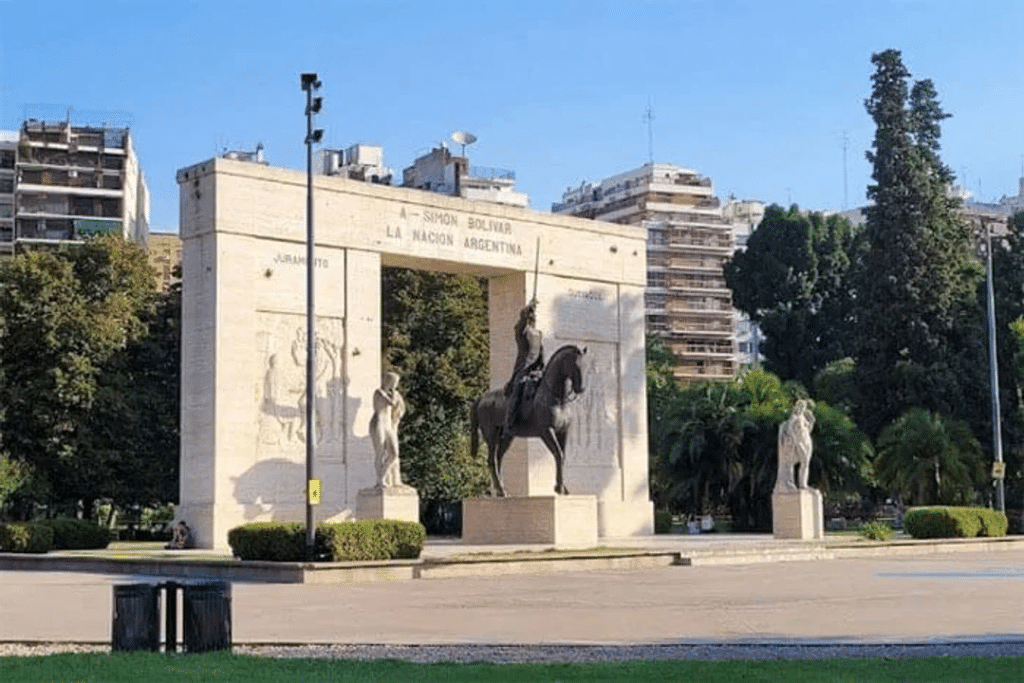 Denuncian la aparición de carne envenenada en Parque Rivadavia: varios perros murieron