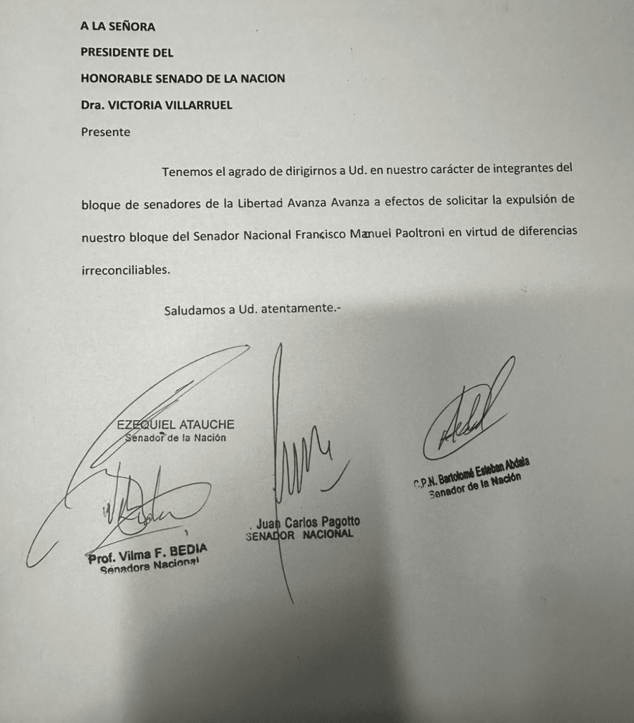Echaron a Francisco Paoltroni del bloque de senadores de La Libertad Avanza