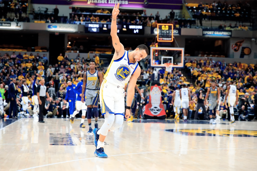Stephen Curry extendió su vínculo con los Golden State Warriors