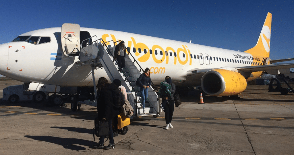 Una low cost de vuelos traslada mañana sus operaciones a Ezeiza por el paro aeronáutico