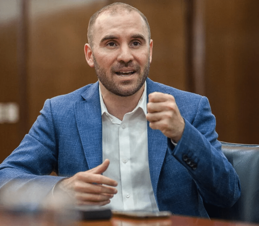 Guzmán dijo que la cuarentena se prolongó porque "fue una bandera política que hacía más fuerte al Gobierno"