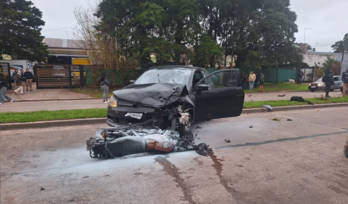 La Plata: un hombre murió en un choque cuando era perseguido por motochorros