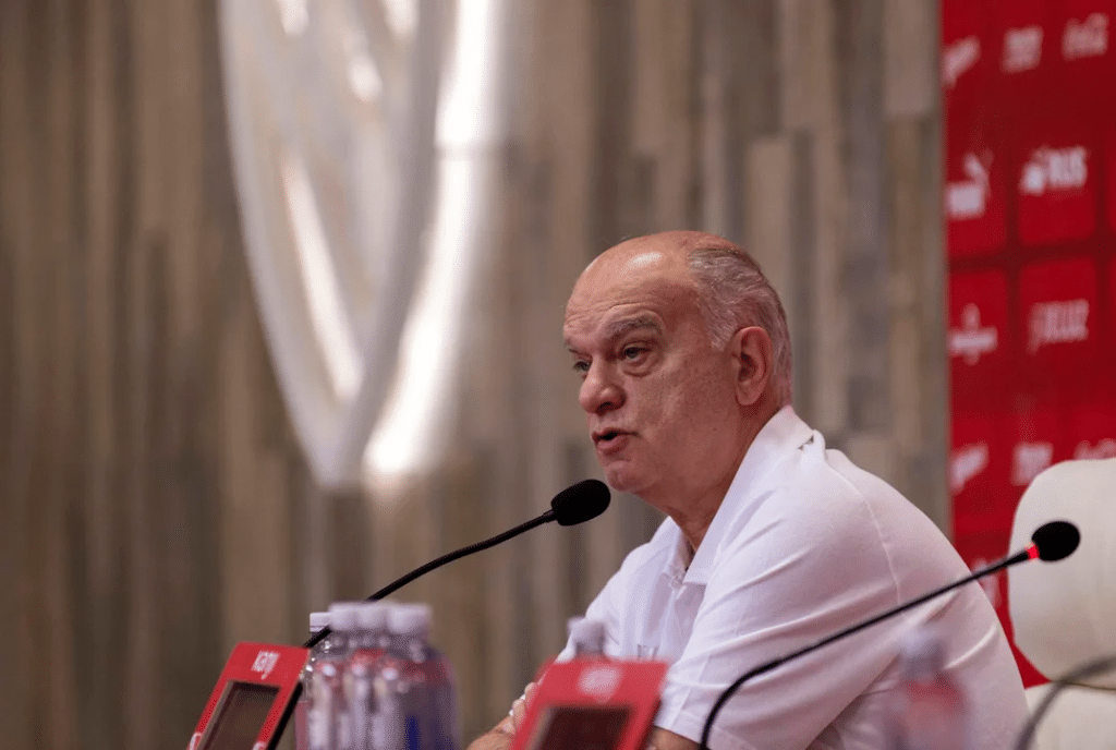 El presidente de Independiente pidió disculpas a los hinchas por los problemas en el ingreso al estadio