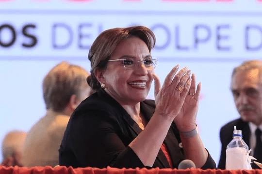 La presidenta de Honduras continúa denunciando un inminente golpe de Estado