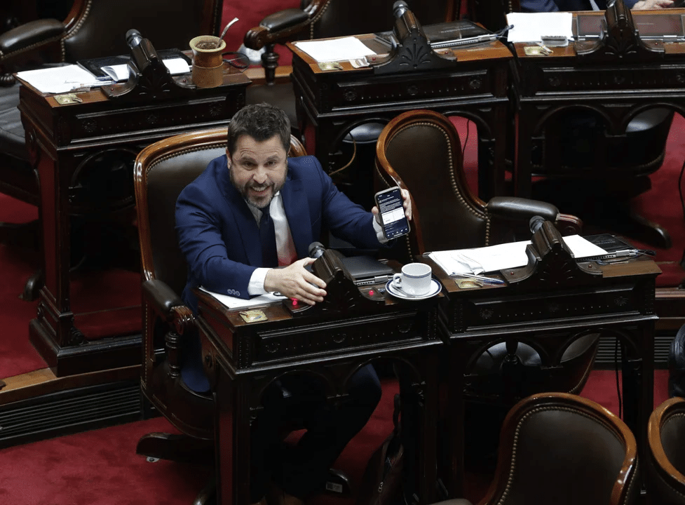 Tetaz a Francos: “¿Saben que va a haber una catarata de juicios por establecer las jubilaciones por decreto?”